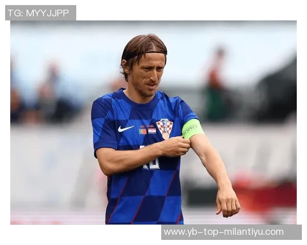 克罗地亚国家队名单公布莫德里奇领衔佩里西奇入选科瓦契奇因伤退赛 克罗地亚国家队名单公布莫德里奇领衔佩里西奇入选科瓦契奇因伤退赛