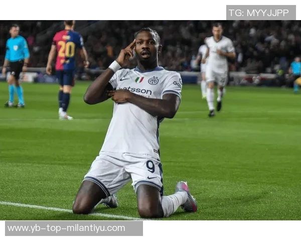 邓弗里斯预计1月20日回归国米目标三月初重返赛场 邓弗里斯预计1月20日回归国米目标三月初重返赛场